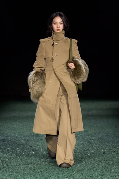 Look 12